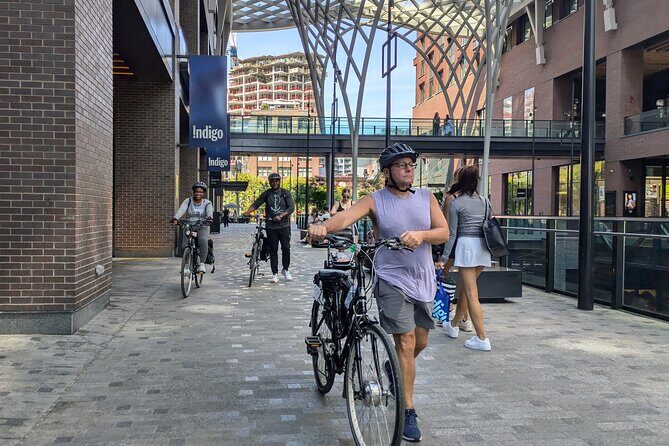 E-bike Toronto's Dynamic Neighbourhoods - Price and what’s actually included for $109.92