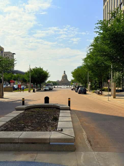 Edmonton: City Highlights Walking Tour | 3-Hour - From Fairmont Macdonald to First-Day Clarity