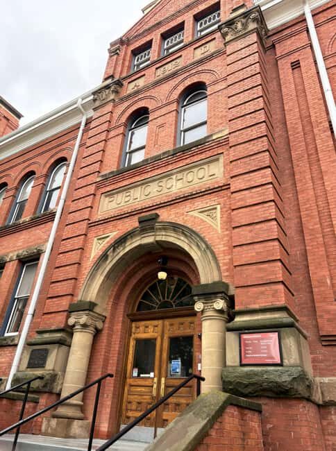 Edmonton: City Highlights Walking Tour | 3-Hour - ICE District and Central Library: Modern Edmonton on Foot