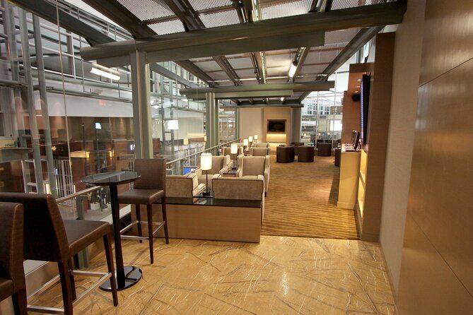 Edmonton International Airport Plaza Premium Lounge - Shower facilities: when you can freshen up (and when you can’t)