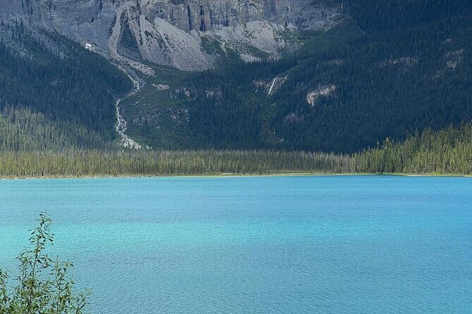 Emerald Lake , Moraine Lake, Lake Louise Marble Canyon Banff Town - Moraine Lake: the timed highlight with seasonal access