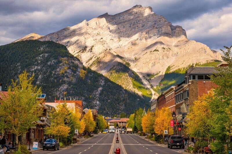 Emerald Lake,Lake Louise JohnstonCanyon&Banff Tour - Lake Louise: iconic photos and a real chance to walk