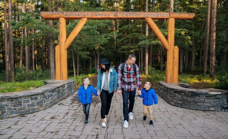 Emerald Lake,Lake Louise JohnstonCanyon&Banff Tour - Add-ons: helicopter tours and professional photos