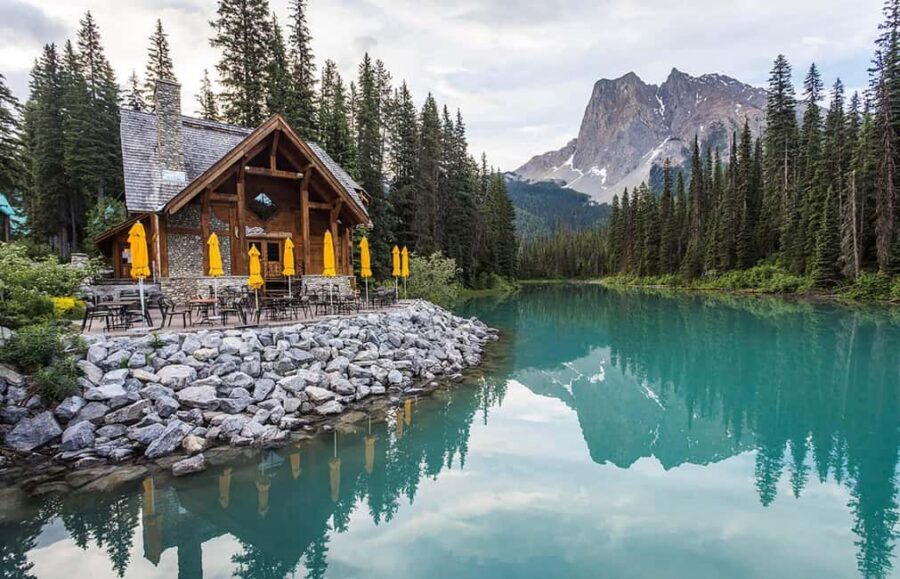 Emerald Lake,Lake Louise JohnstonCanyon&Banff Tour - Emerald Lake in Yoho: the color stop that sets the tone