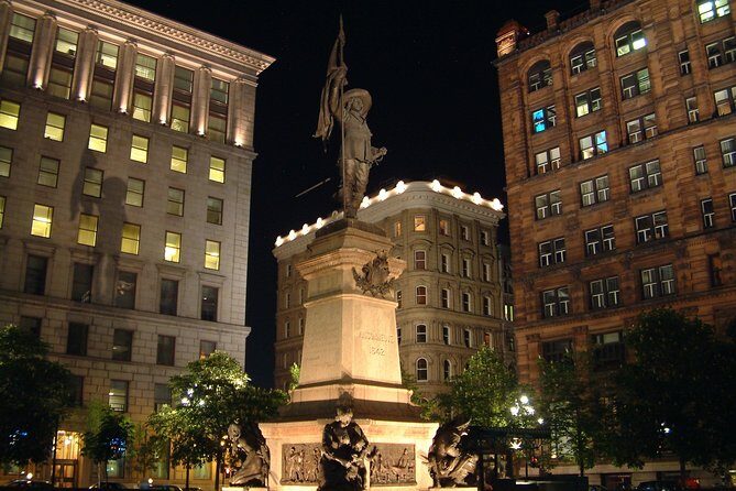 Enchanting Old Montreal , A private walking tour with Ruby Roy - The 3-hour walk, stop by stop in Old Montreal