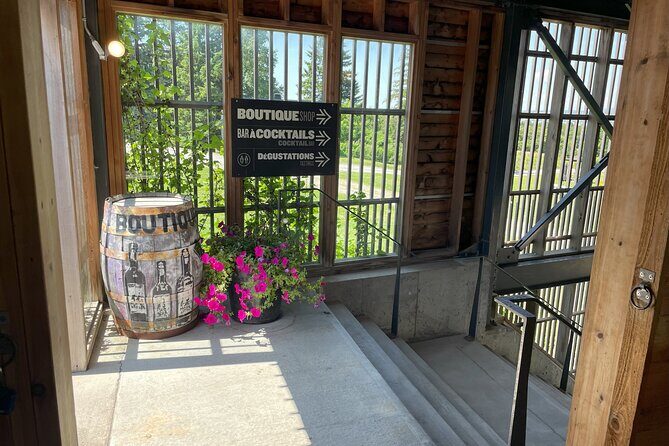 Experience île d'Orléans and the falls with a local guide - Price and value: what you get for $448.21 per group
