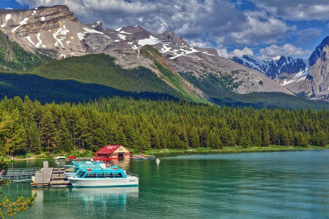 Explore Jasper Tour with Maligne Lake Cruise - Jasper to Maligne: two big scene changes in one day