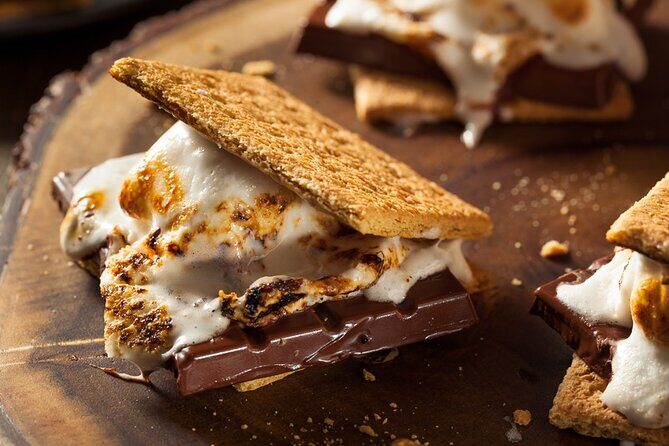 Fireside Warm-Up: Wine Tasting, S'mores & Mulled Wine in Kelowna - S’mores Kit: Roasting Without the Hassle