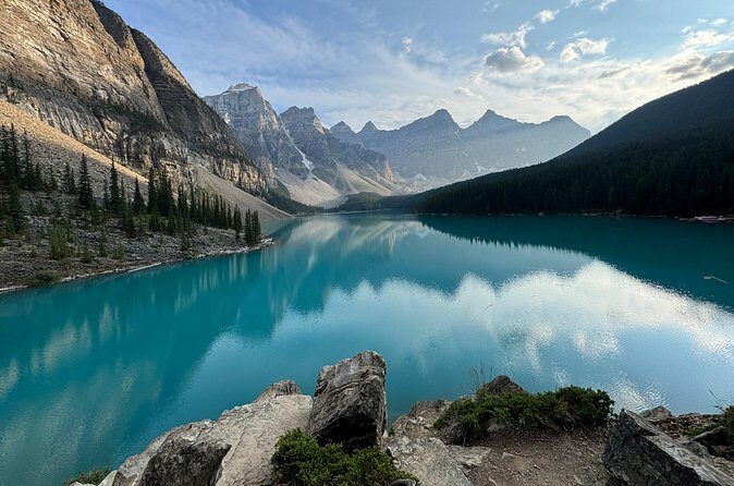 From Banff: Affordable Moraine Lake and Lake Louise Shuttle Bus - Why self-guided works well on a shuttle day (and when it doesn’t)