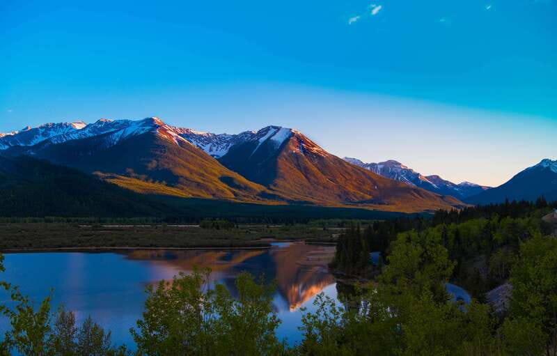 From Banff/Canmore: Deep 1 Day Tour in Banff National Park - Bow Falls and Surprise Corner: quick stops for big viewpoint payoff