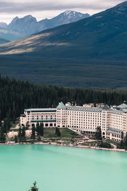 From Banff/Canmore: Moraine Lake, Lake Louise 1.5 hrs Each - Who this shuttle is best for