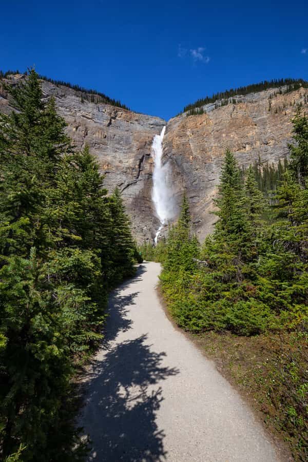 From Banff: Lake Louise, Emerald Lake & Takakkaw Falls - Lake Louise: the classic view of the Victoria Glacier backdrop