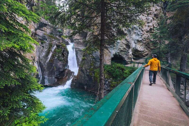 From Calgary: Banff, Moraine Lake and Lake Louise Tour - Moraine Lake (June 1–Oct 14) or Johnston Canyon: the itinerary’s smart seasonal pivot