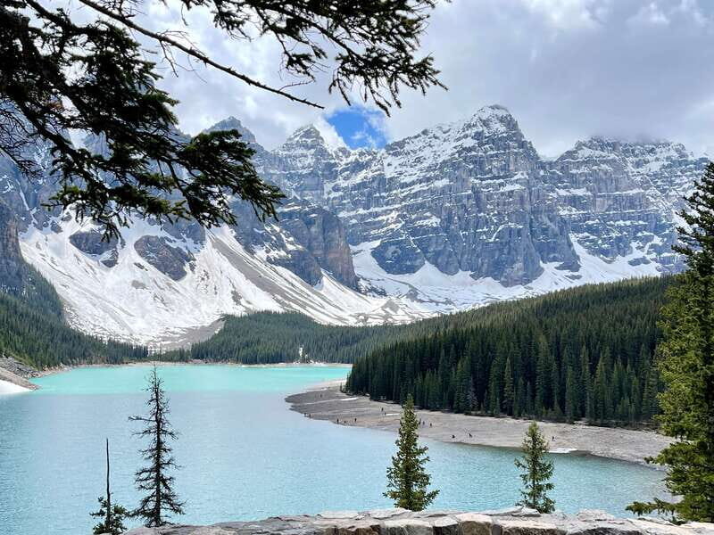 From Calgary: Banff & Yoho National Parks Private Day Tour - Moraine Lake and Emerald Lake: two blues with different moods