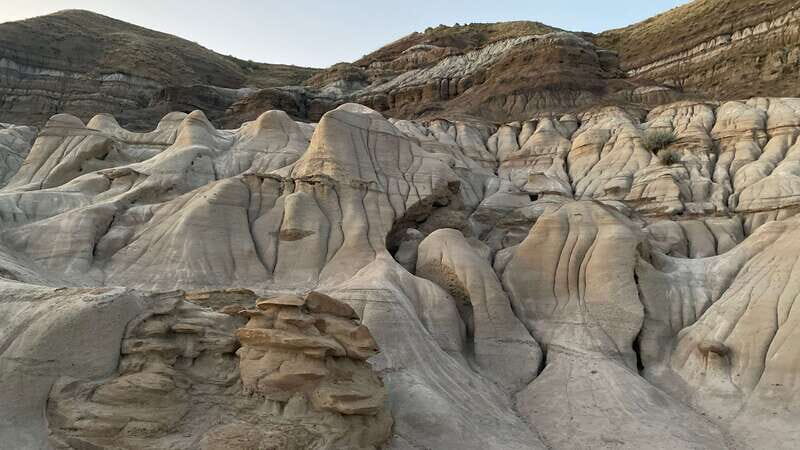 From Calgary: Canadian Badlands Private Geological Tour - World’s Largest Dinosaur: a quick photo break that fits