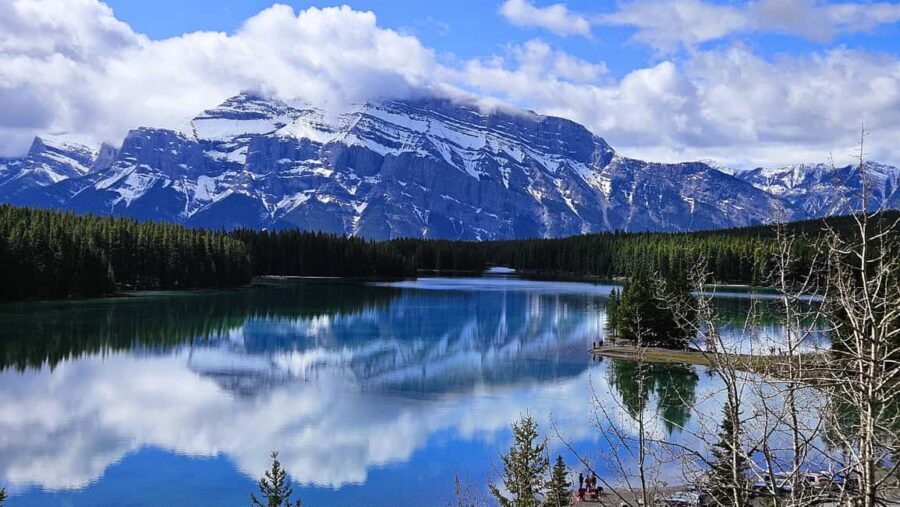 From Calgary/Canmore: Banff National Park Premium Day Trip - Banff town break: lunch, shops, and a real pause
