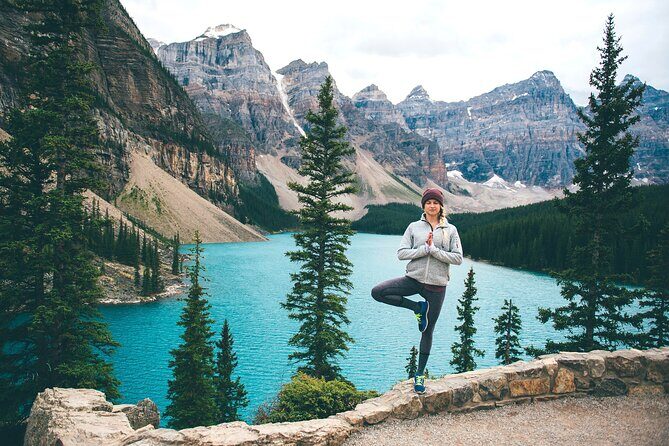 From Calgary Explore Moraine Lake Lake Louise and end in Banff - Meeting in Calgary: start easy, no guessing