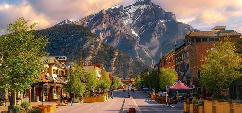From Calgary: Private Lake Louise and Banff Day Trip - Who Should Book This Day Trip (And Who Might Not)