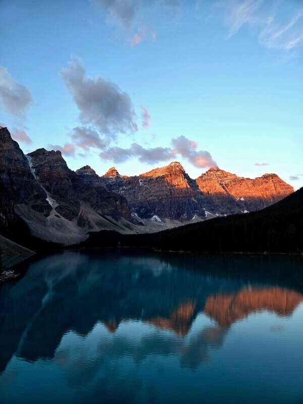 From Canmore/Banff: Moraine Lake Sunrise & Lake Louise Tour - Lake Louise: two hours to choose your adventure