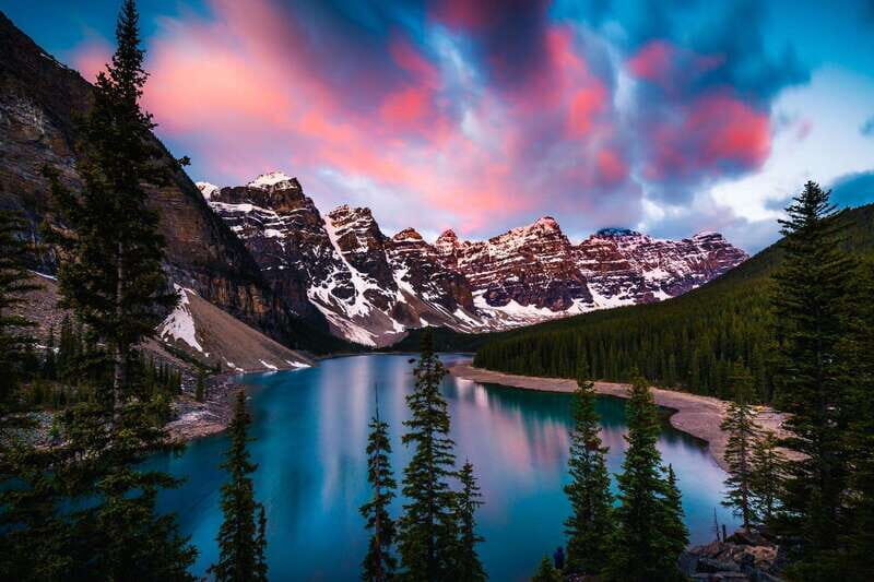 From Canmore/Banff: Moraine Lake Sunrise & Lake Louise Tour - Pickup in Canmore or Banff: your morning starts before the scenery