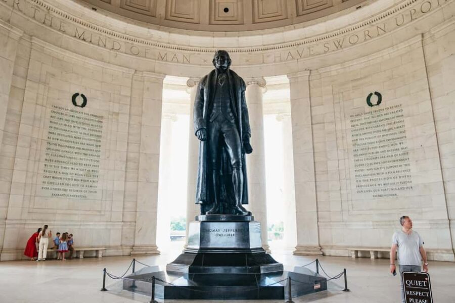 From Manhattan or New Jersey: Washington DC in a Day Tour - The memorial circuit: several stops that change your perspective