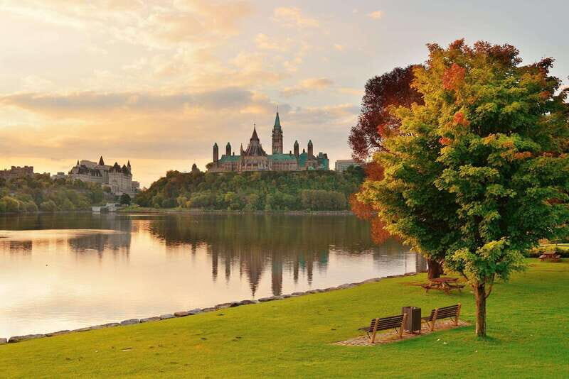 From Montreal: Ottawa with Private Guide and Pickup - Major’s Hill Park: skyline views and an easy reset