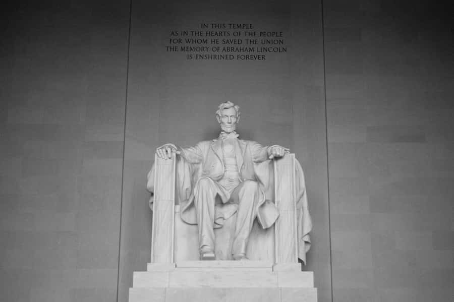 From New York City: Washington and Philadelphia 1-Day Tour - Washington DC First: Iwo Jima Memorial and Lincoln Memorial