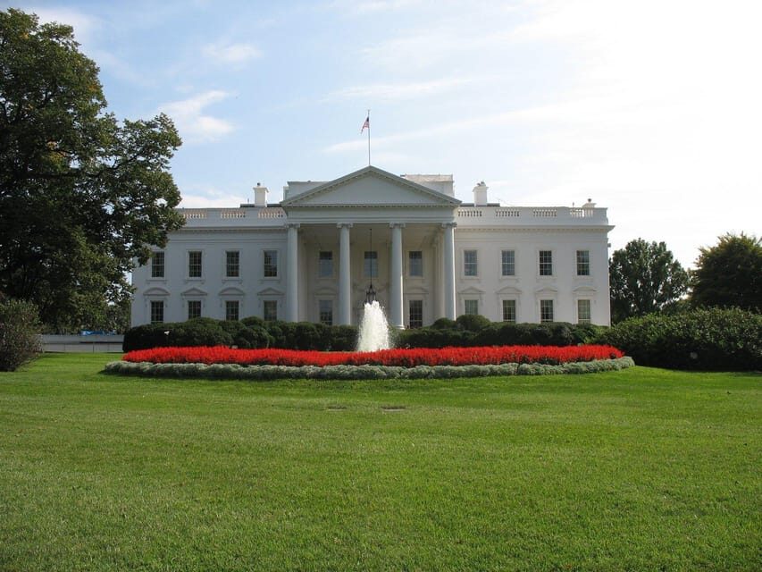 From New York City: Washington DC Sightseeing Tour - Small-group DC sightseeing with flexible stop choices