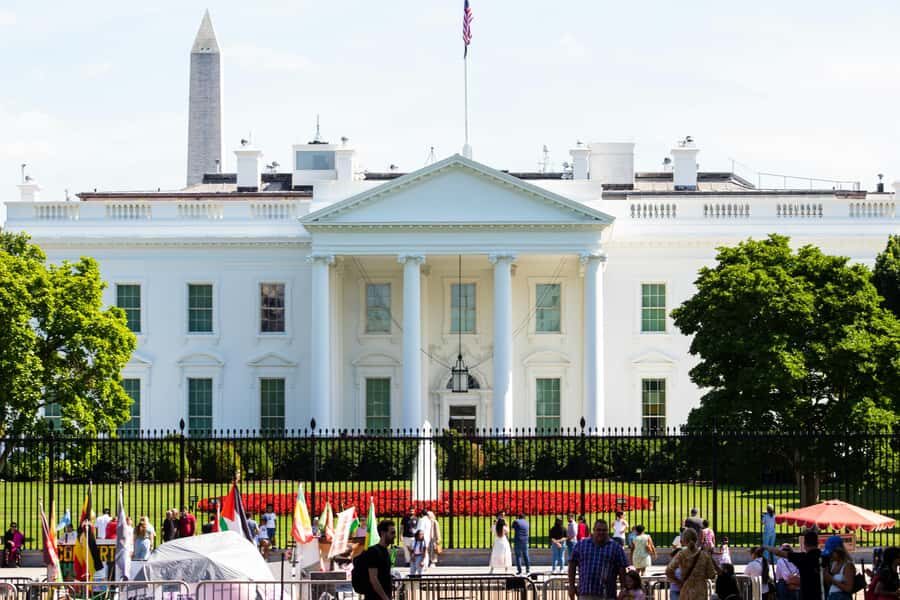 From NYC: Washington & Philadelphia Full Day Guided Tour - White House photo stop plus Capitol Hill: the “power corridors” moment