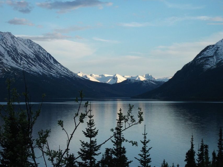 From Skagway: Skagway City & White Pass Summit Guided Tour - Meeting points, passports, and staying calm when the bus leaves on time