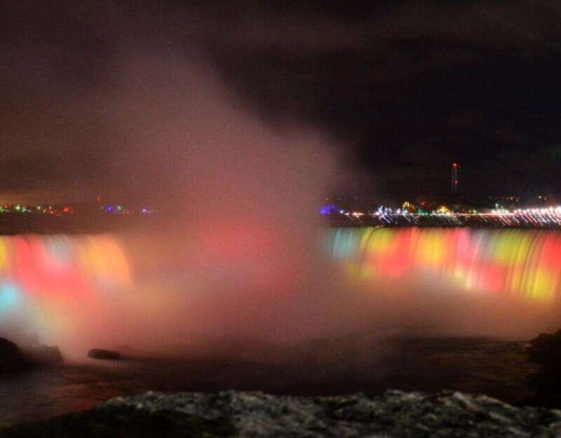 From Toronto: Niagara Falls Tour with Journey & Dinner - Niagara-on-the-Lake: the quieter contrast