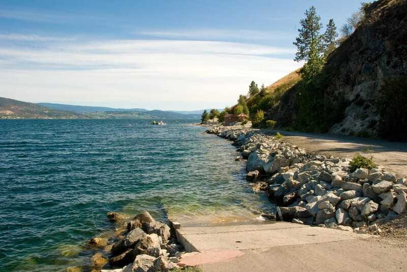 From Vancouver: 4-Day Kamloops, Yoho and Banff National Park - Guides make or break it, and this trip seems to lean strong