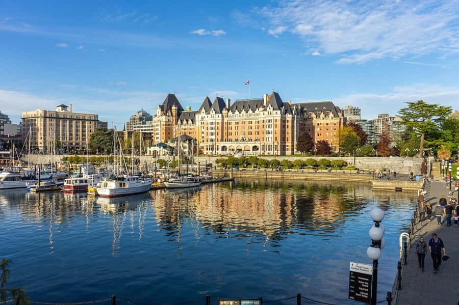 From Vancouver: Butchart Gardens & Victoria Sightseeing Tour - Victoria by coach: getting your bearings fast