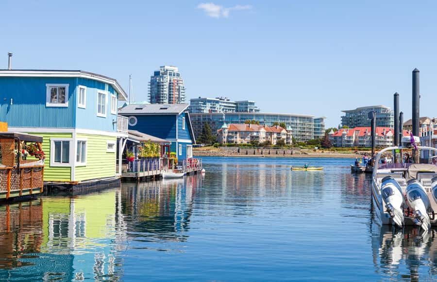 From Vancouver: Full-Day Victoria & Butchart Gardens Tour - Downtown Victoria with a real 3-hour window to do your thing