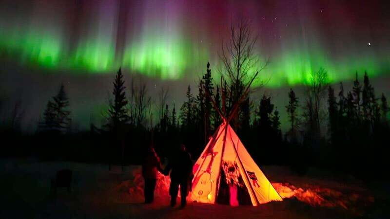 From Yellowknife: Aurora Borealis Tour with Cozy Cabin Base - Staying warm and comfortable: parkas, fur coats, and breaks