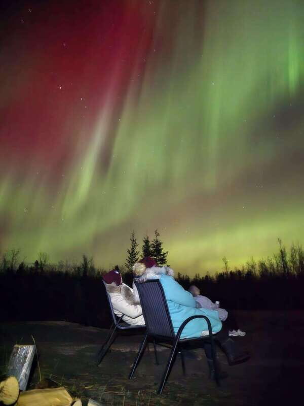 From Yellowknife: Aurora Borealis Tour with Cozy Cabin Base - The guide experience: local stories and live Aurora know-how