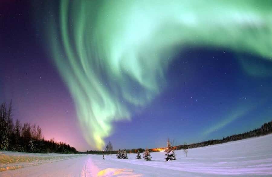 From Yellowknife:4-Day Aurora Viewing Tour with Hotel Pickup - What’s Included, What You’ll Pay Extra, and How to Judge Value