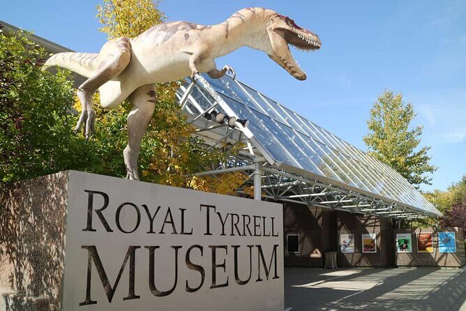 Full Day Drumheller Tour from Calgary by Coach - Royal Tyrrell Museum: fossils, a fossil prep lab feel, and using your 2.5 hours well