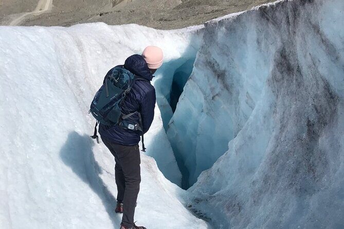 Full Day Guided Glacier Hike on The Athabasca with IceWalks - Lunch on shattered ice: what to bring and how to use the break