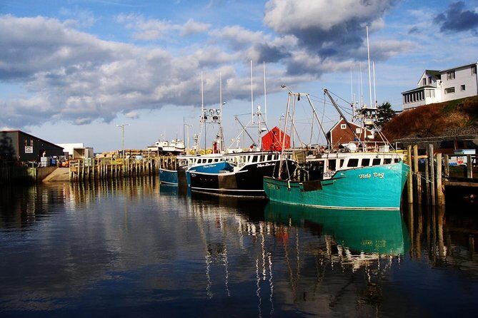 Grand Pre/Bay of Fundy / Hall's Harbour - Hall’s Harbour: working fishing village time plus bay-area wineries