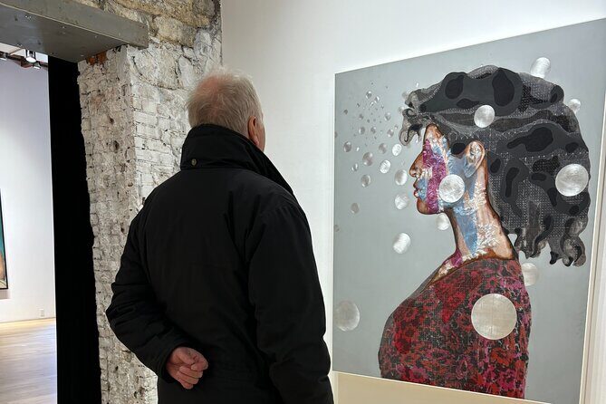 Guided Art Gallery Tour in Montreal - Nada’s role: how the guide turns rooms into stories