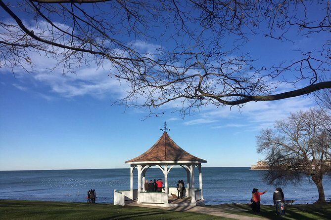 Guided Day Tour to Niagara Falls from Toronto with Boat & Lunch - Whirlpool Aero Car, botanical gardens, and the small chapel moment