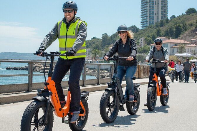 Guided E-Bike Tour Stanley Park and Hidden Gems - Small Groups - Downtown Vancouver: art, plazas, and the bike lane rhythm