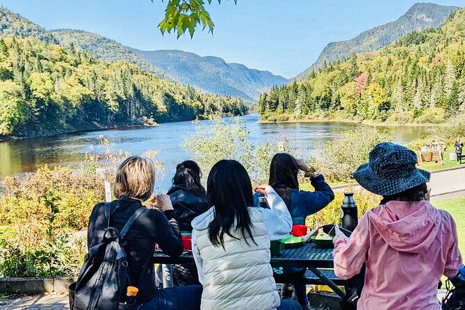 Guided Hike in Jacques-Cartier National Park - From Vieux-Quebec to Jacques-Cartier: how the timing really works