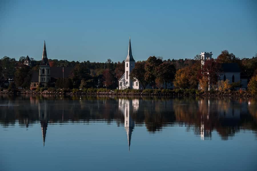 Halifax: Lunenburg and Mahone Bay Private Tour - Lunenburg in one hour: UNESCO waterfront views and Bluenose II moments