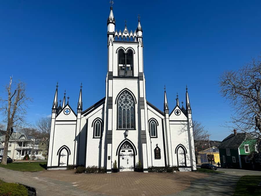 Halifax: Lunenburg and Mahone Bay Private Tour - Price and value: $336 per group up to 3