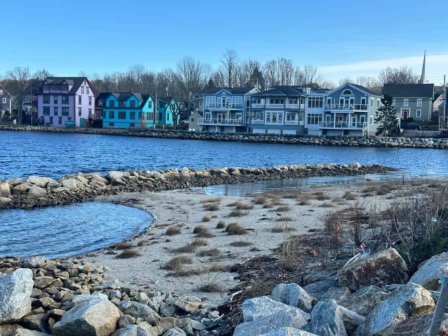 Halifax: Lunenburg and Mahone Bay Private Tour - What to bring (so the tour stays easy)