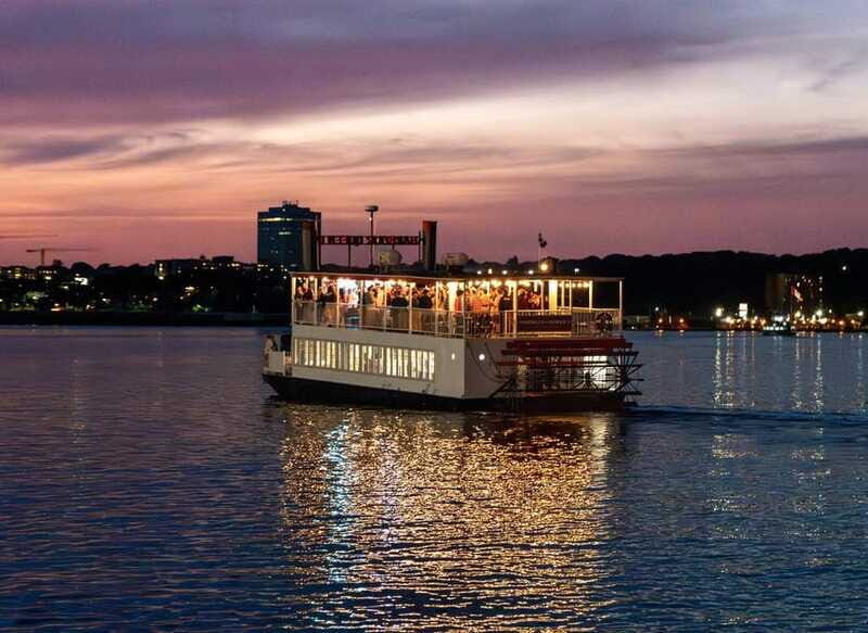 Halifax: Party Cruise on the Harbour Queen - Tips to Make Your Harbour Cruise Actually Fun