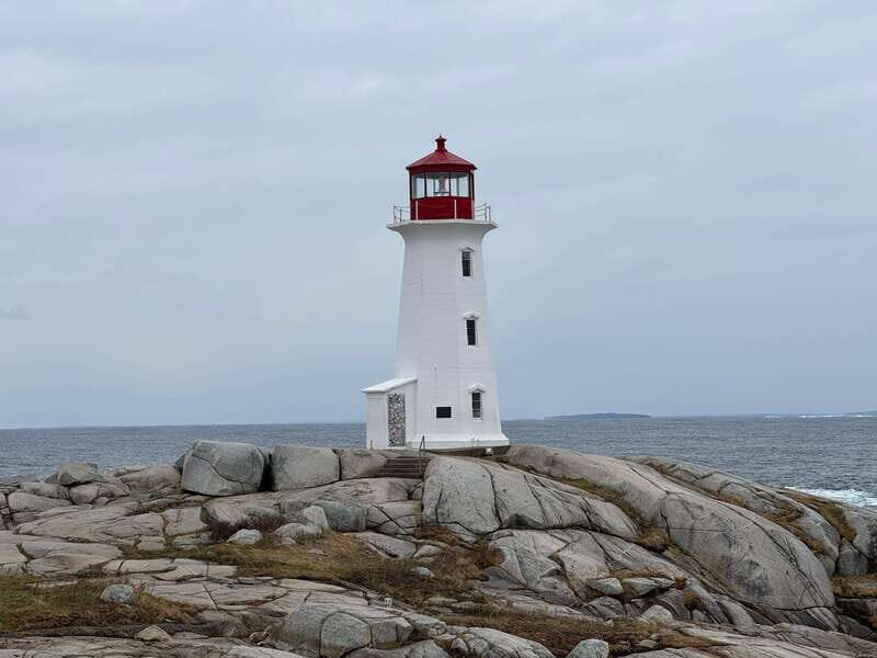 Halifax: Peggy's Cove, Lunenburg, and Annapolis Valley Tour - Queensland Beach and Mahone Bay: quick stops that add texture
