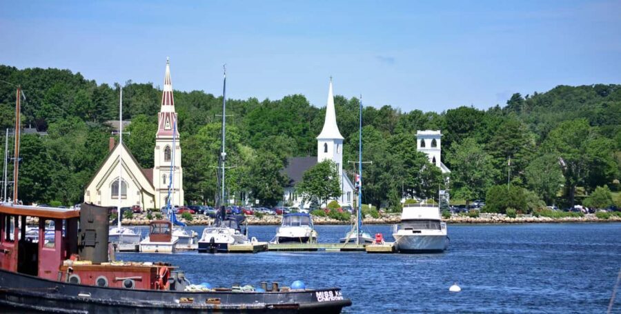 Halifax: South Coast Nova Scotia Private Day Tour - Peggy’s Cove: lighthouse views, granite shore, and shop time